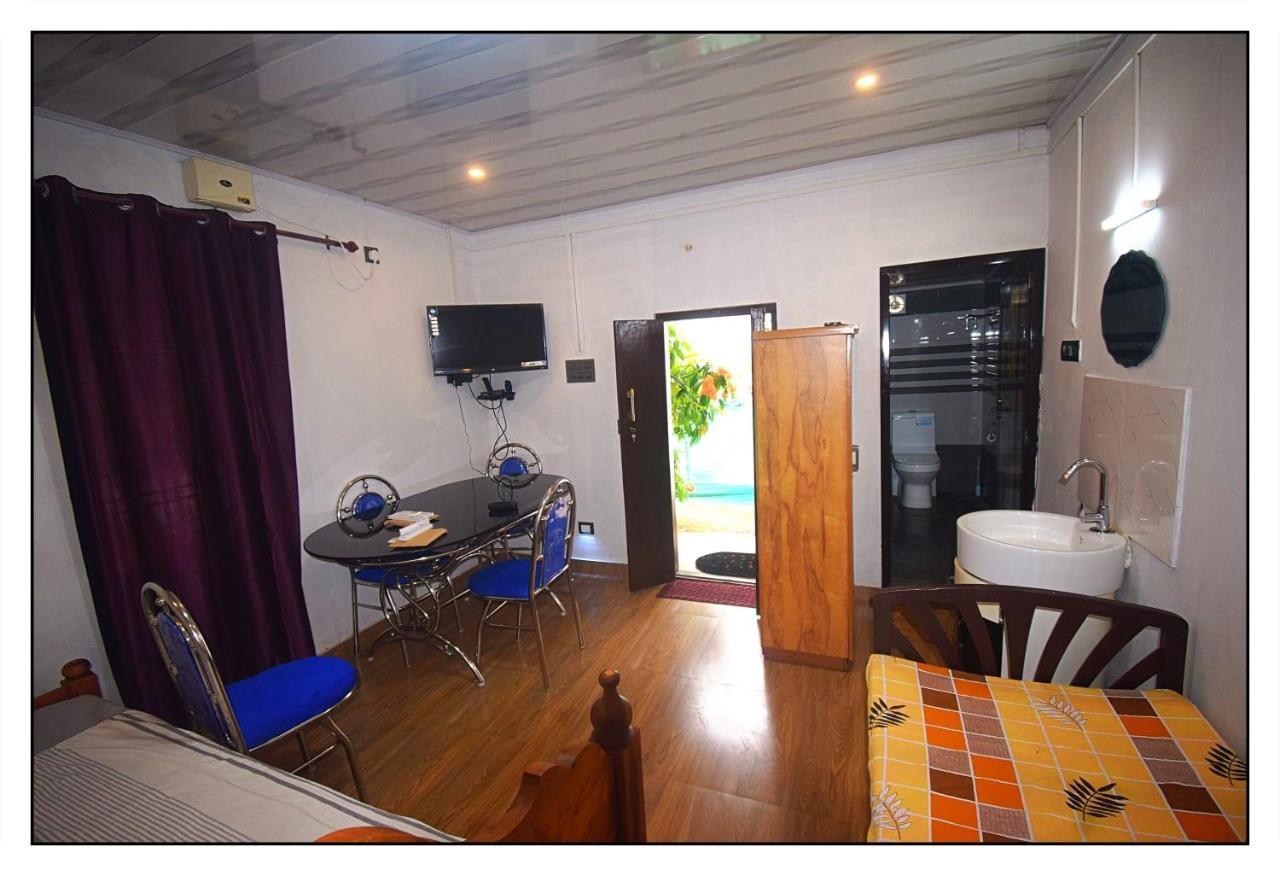 Munroe Inn Homestay Kollam Exteriör bild